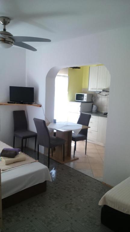 Apartments Ninske Vodice Szoba fotó